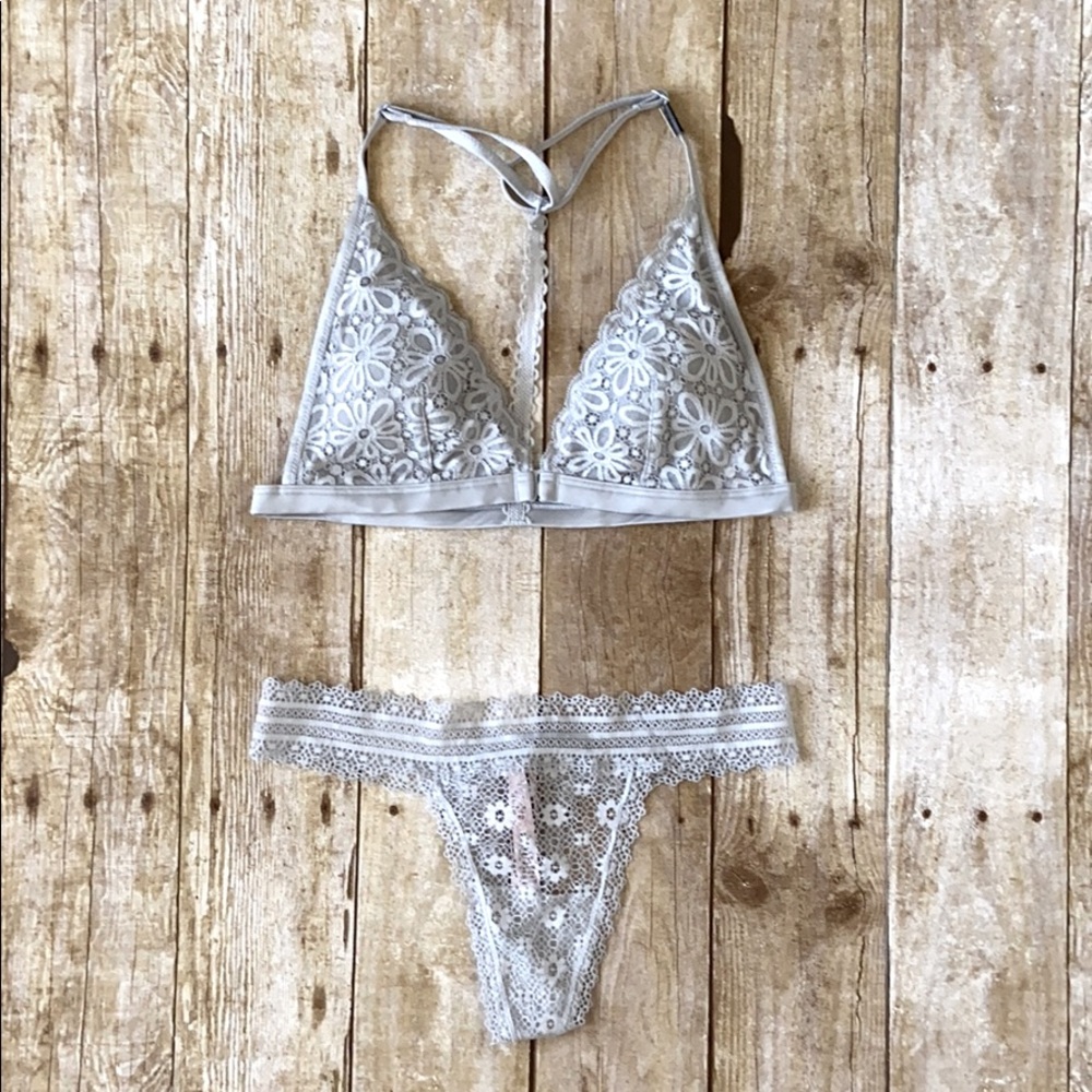 Victoria’s Secret Bralette / Thong Set